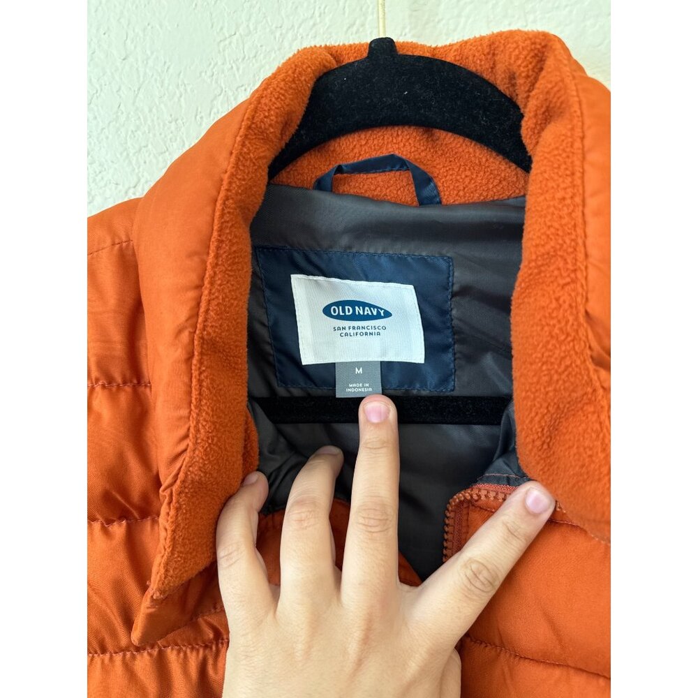 Old Navy Men's Water-Resistant Narrow-Channel Puffer Vest Orange Winter *Flaw* - Picture 4 of 7